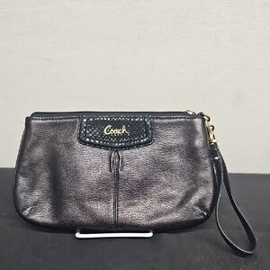 COACH ASHLEY LEATHER WRISTLET BFPM-11-161